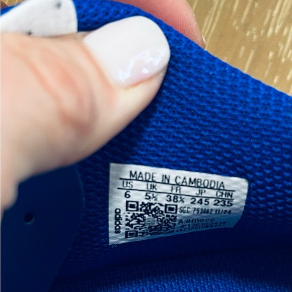 Adidas Kids Blue and Neon Yellow Soccer/Football Cleats - Picture 8 of 8